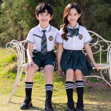 POLO-skjorte Olivengrønn Shorts Skoleantrekk